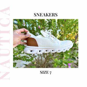 NAUTICA White and Cream Sneakers / Size 7 / Lightweight